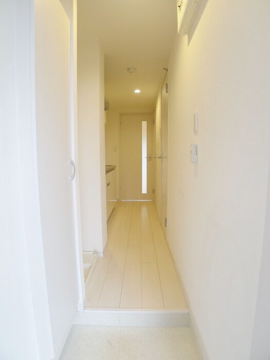 物件内観写真17　(玄関)