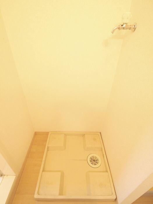 物件内観写真12　(洗濯機置場)