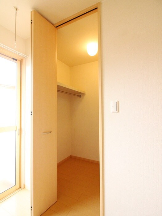 物件内観写真13　(収納)