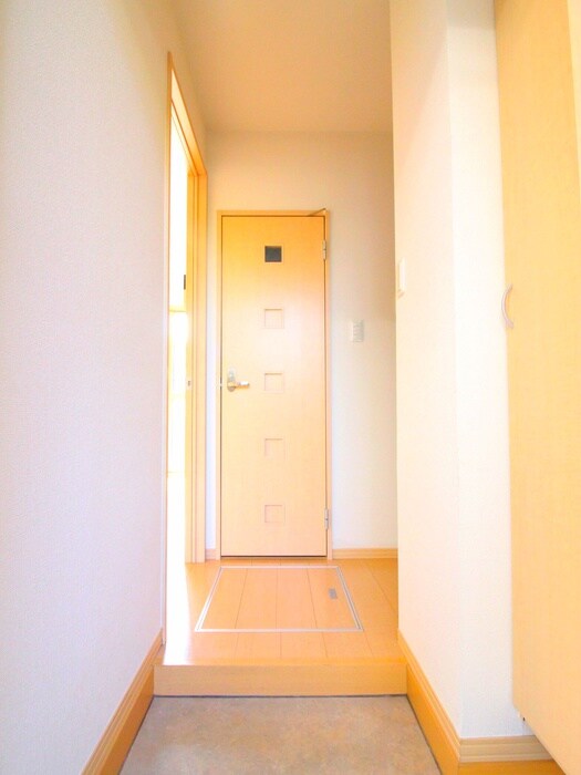 物件内観写真14　(玄関)