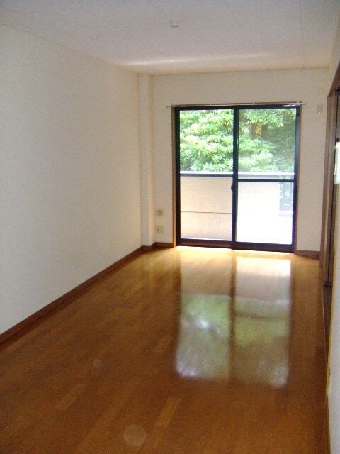 物件内観写真4　(居室)