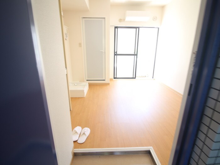 物件内観写真14　(玄関)