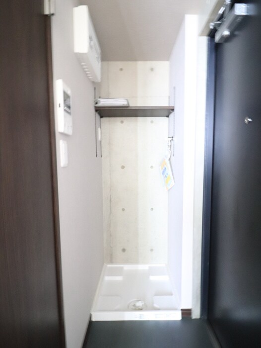 物件内観写真12　(洗濯機置場)