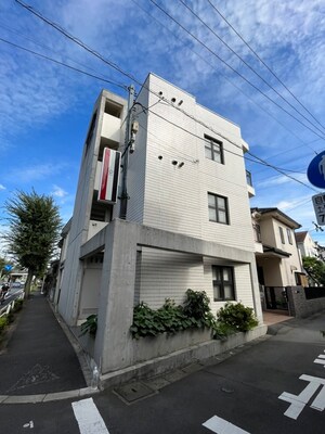 ホワイトバ－チ外観写真