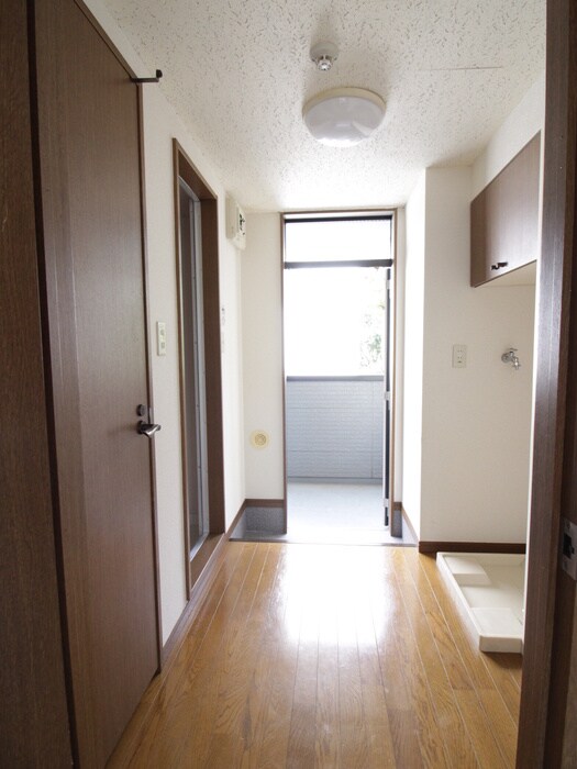 物件内観写真14　(廊下)