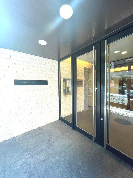 物件外観写真4　(エントランス部分)