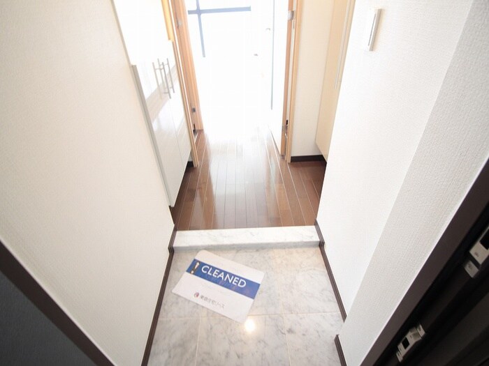物件内観写真15　(玄関)