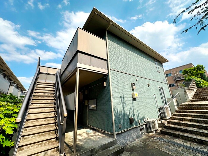 物件外観写真3　(エントランス部分)