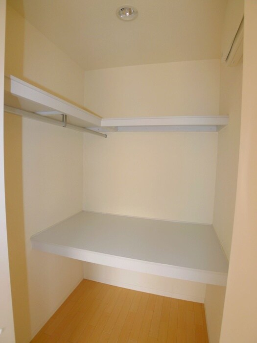 物件内観写真10　(収納)