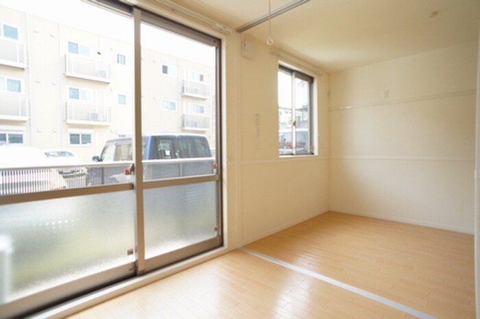 物件内観写真14　(室内からの展望)