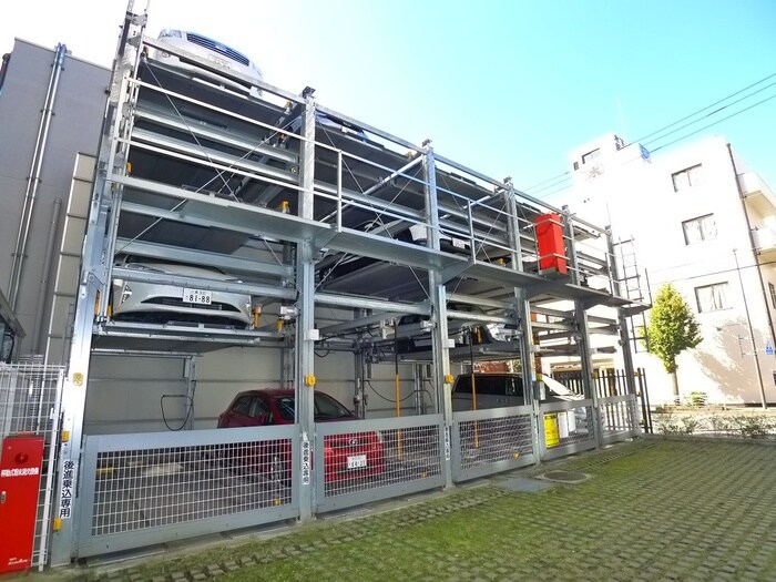 物件外観写真5　(駐車場)