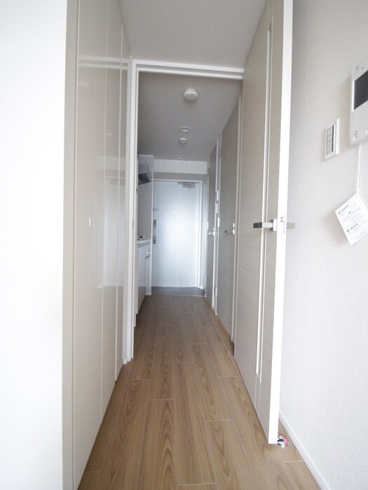 物件内観写真11　(廊下)