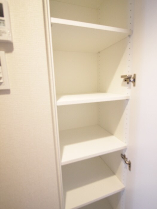 物件内観写真12　(収納)