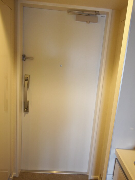 物件内観写真17　(玄関)