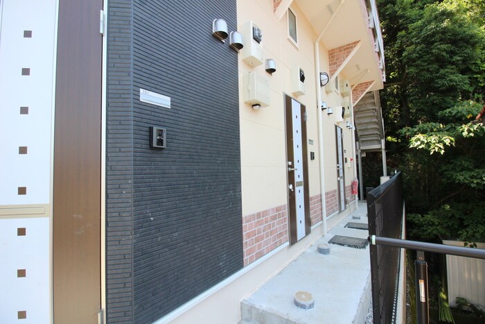 物件外観写真5　(エントランス部分)