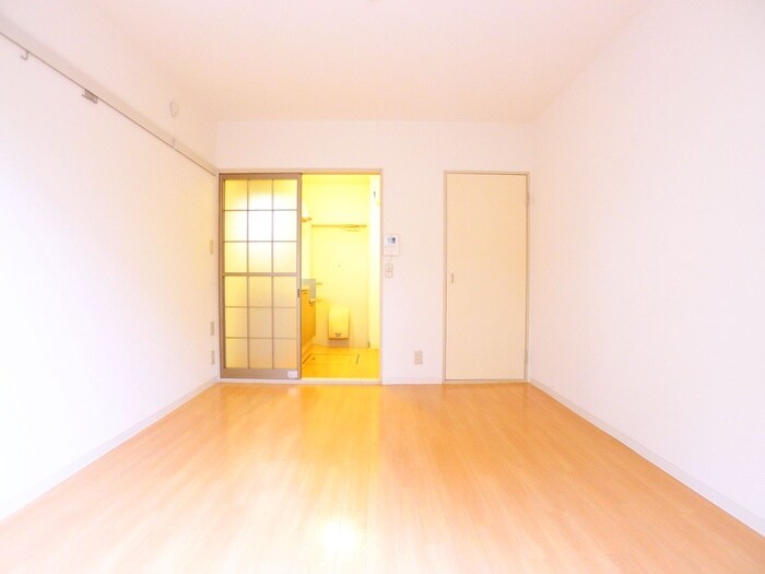 物件内観写真3　(居室)