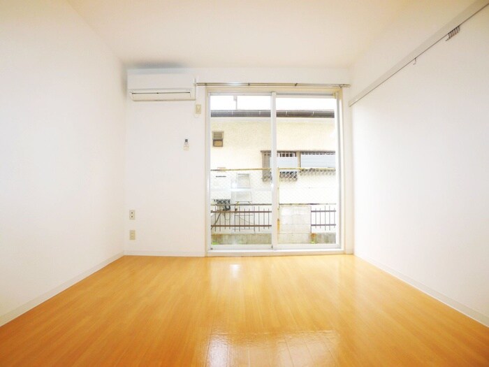 物件内観写真4　(居室)