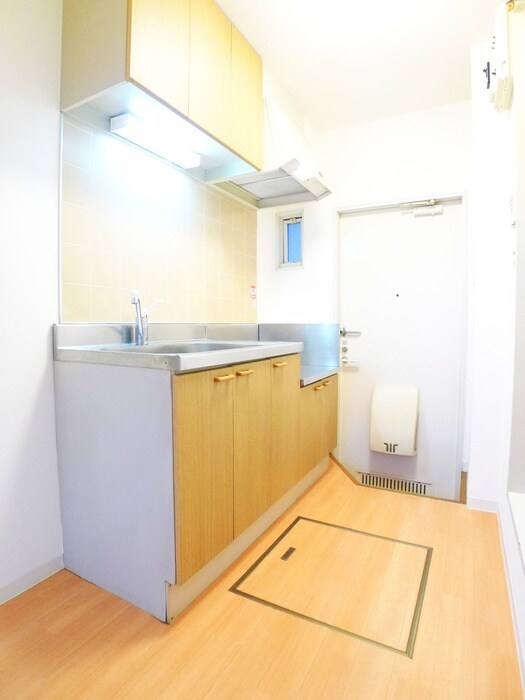 物件内観写真12　(玄関)