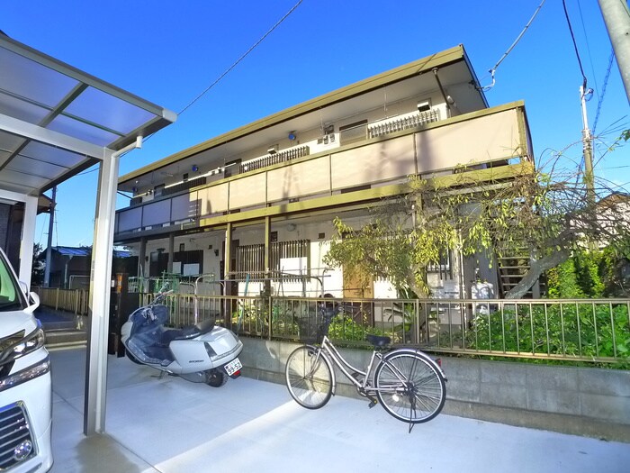 物件外観写真5　(駐輪場)