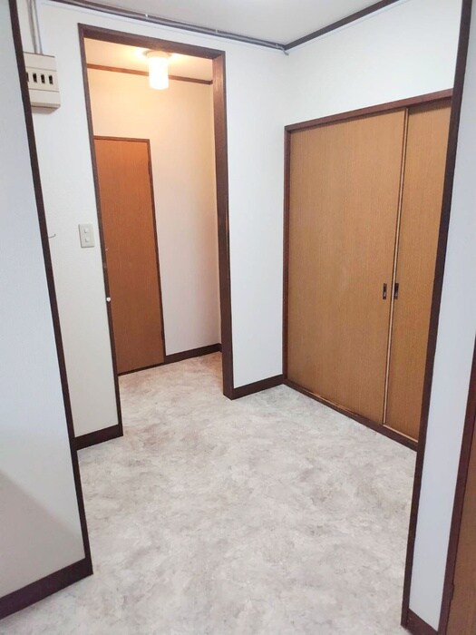 物件内観写真12　(廊下)