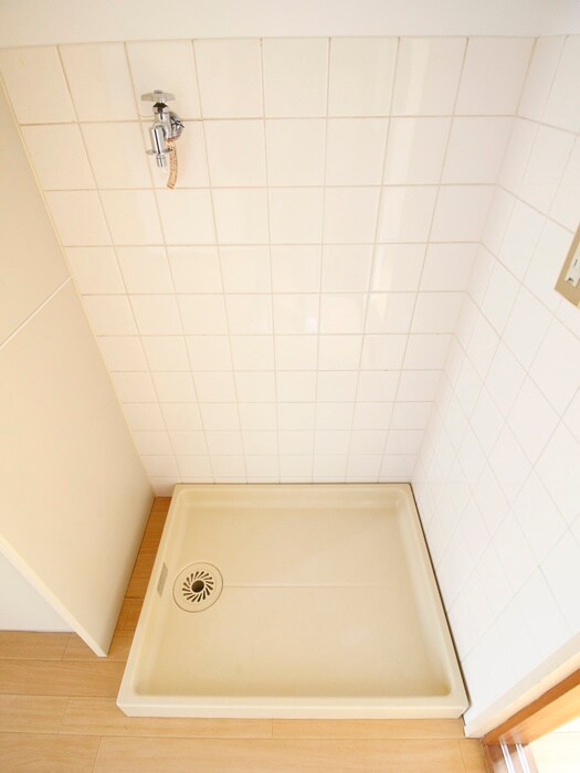 物件内観写真12　(洗濯機置場)