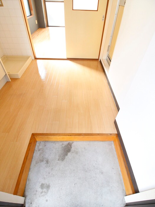 物件内観写真14　(玄関)