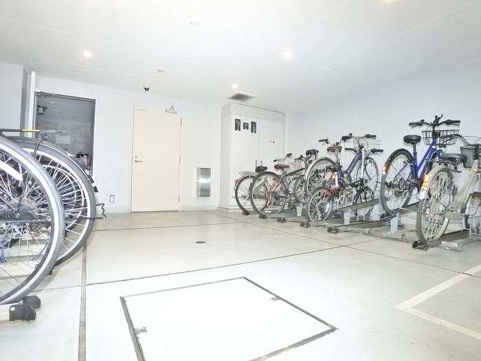 物件外観写真5　(駐輪場)