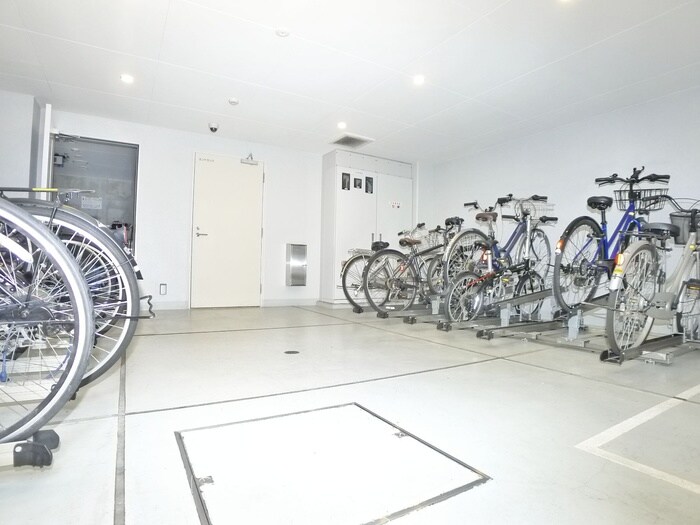 物件外観写真5　(駐輪場)