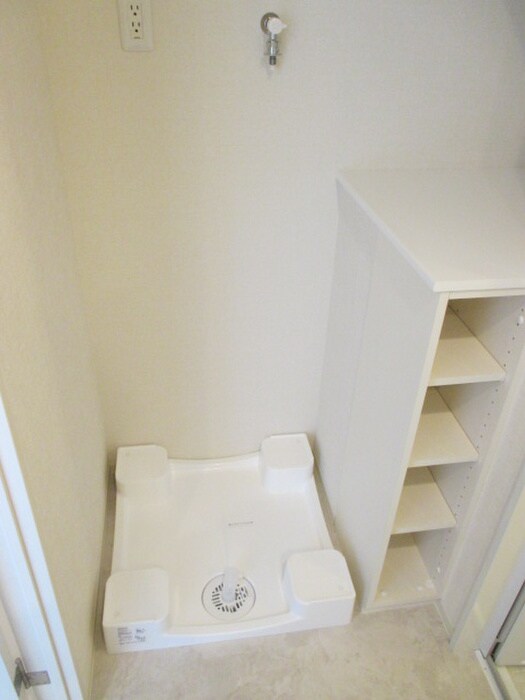 物件内観写真14　(洗濯機置場)