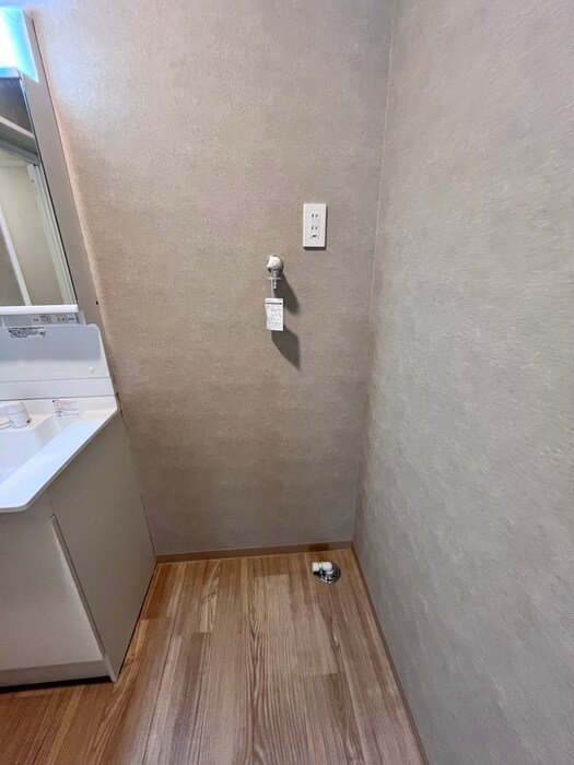 物件内観写真12　(洗濯機置場)