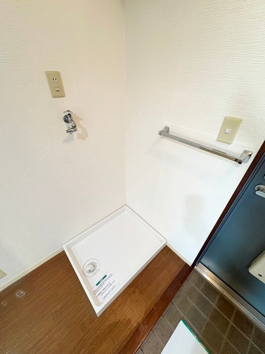 物件内観写真14　(洗濯機置場)