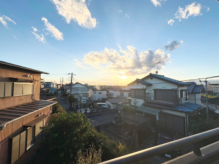 物件内観写真17　(室内からの展望)