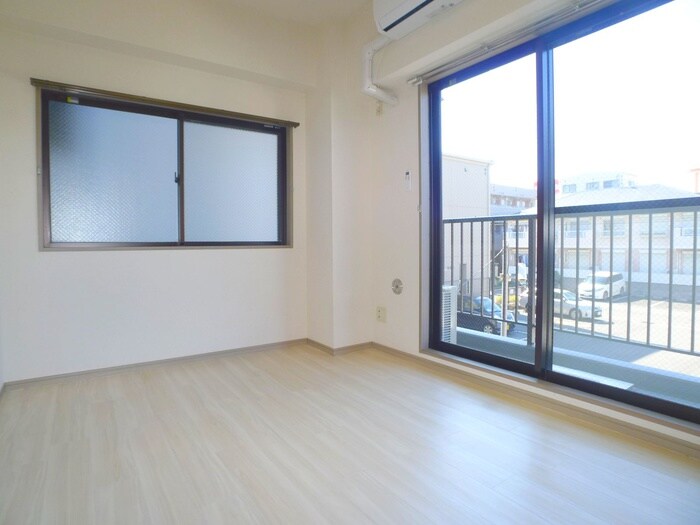 物件内観写真6　(居室)