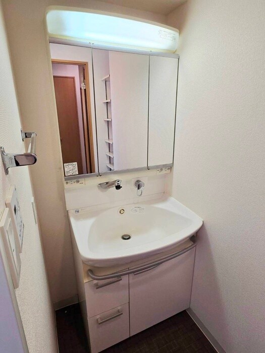 物件内観写真11　(洗面)