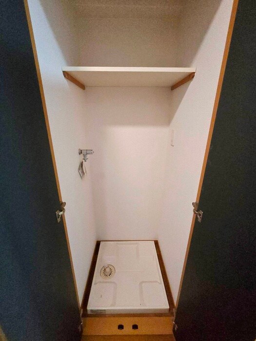 物件内観写真12　(洗濯機置場)