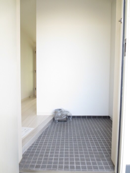 物件内観写真17　(玄関)