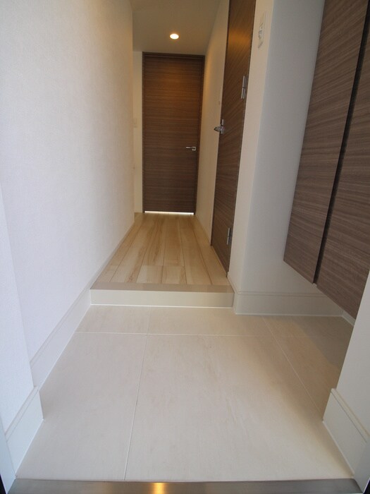 物件内観写真15　(玄関)