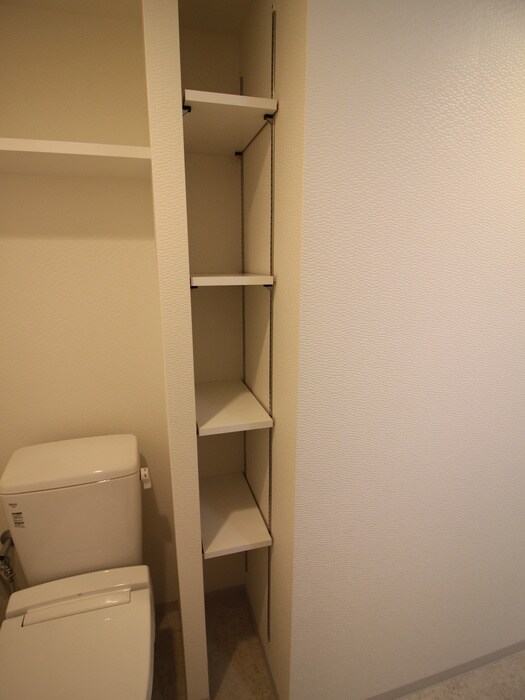 物件内観写真15　(収納)