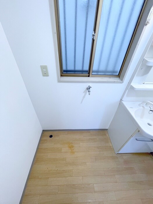 物件内観写真15　(洗濯機置場)