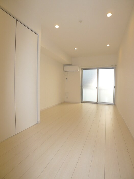 物件内観写真8　(室内からの展望)