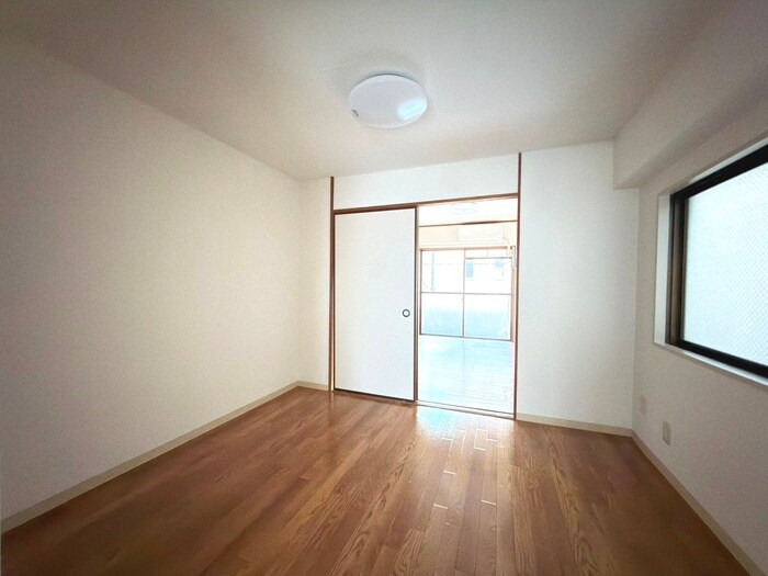 物件内観写真8　(居室)