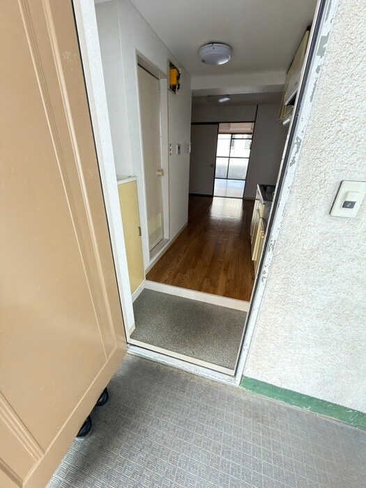 物件内観写真14　(玄関)