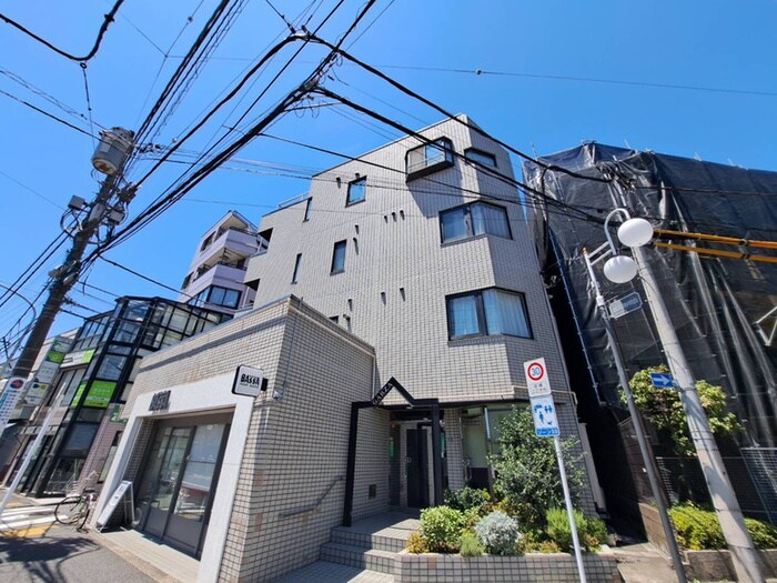 物件外観写真1　(エントランス部分)