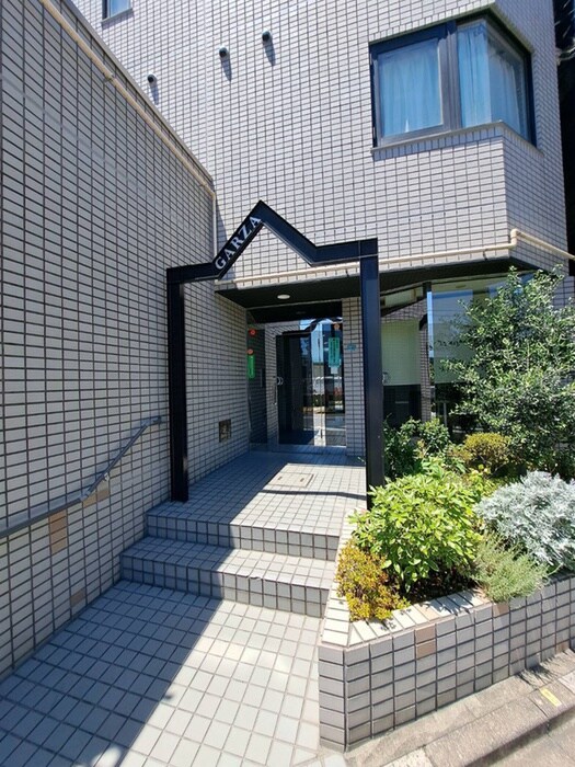 物件外観写真5　(エントランス部分)