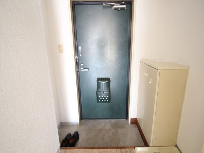 物件内観写真11　(玄関)