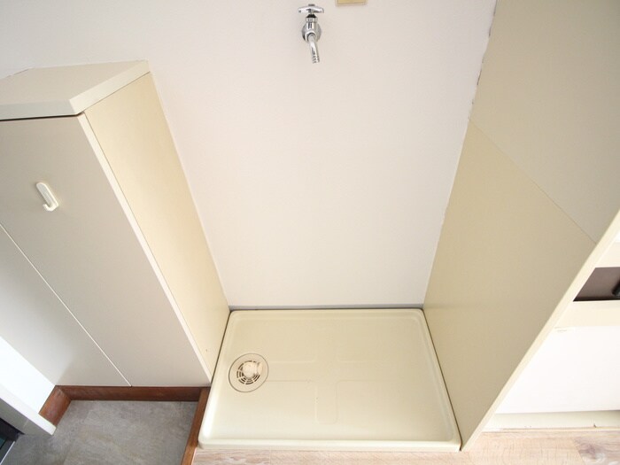 物件内観写真13　(洗濯機置場)