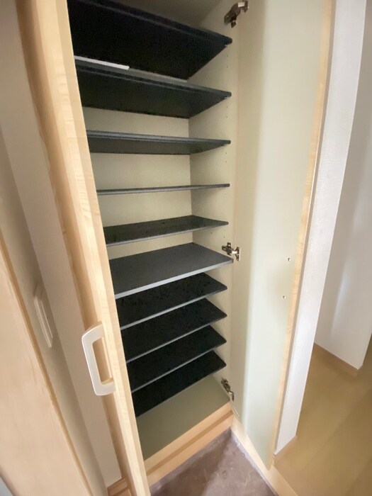 物件内観写真8　(靴箱)