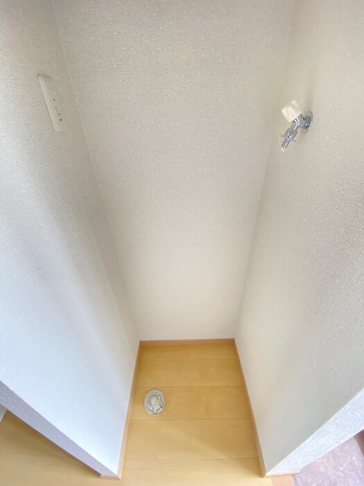 物件内観写真9　(洗濯機置場)