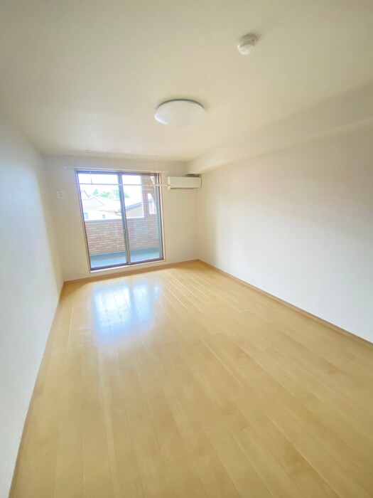 物件内観写真15　(居室)