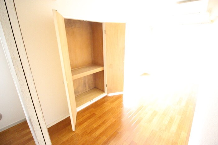 物件内観写真12　(収納)
